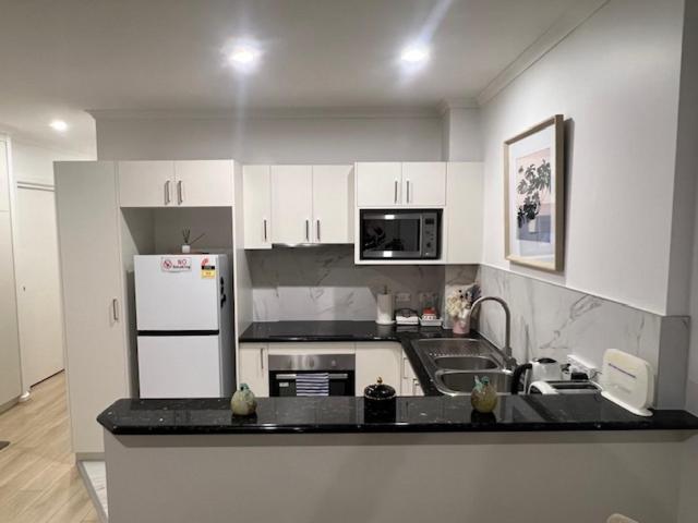 Cbd - 3br, 2bath & Carpark * Adelaide