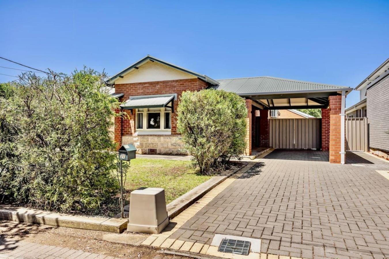 Comfortable & Convenient Family Holiday home *