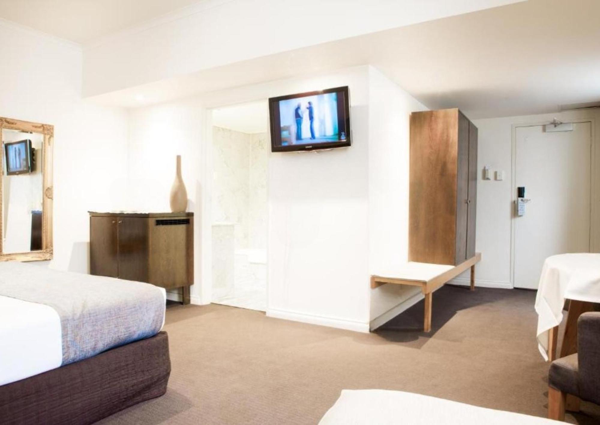 The Richmond - Adelaide