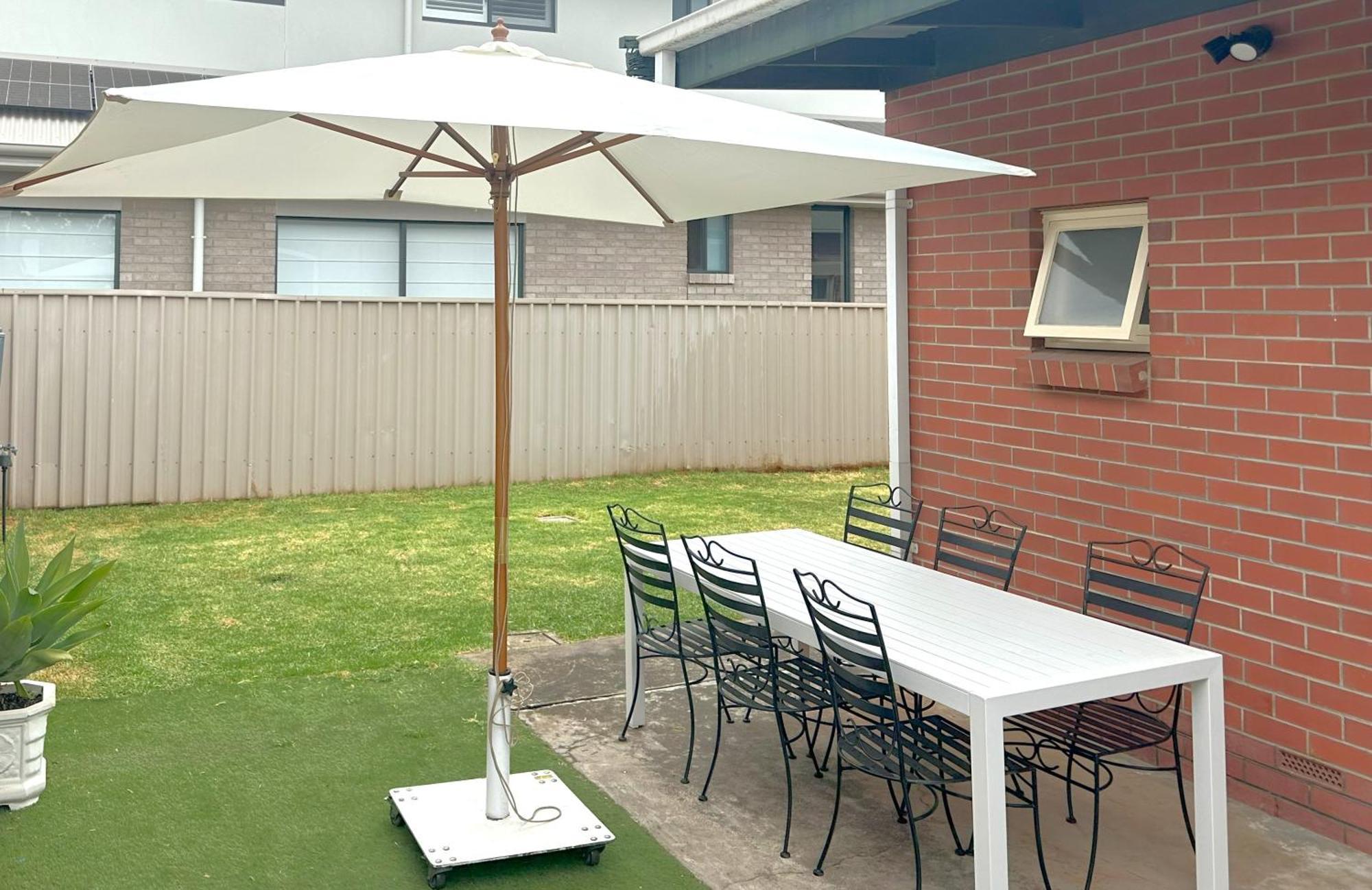 Comfortable & Convenient Family Adelaide