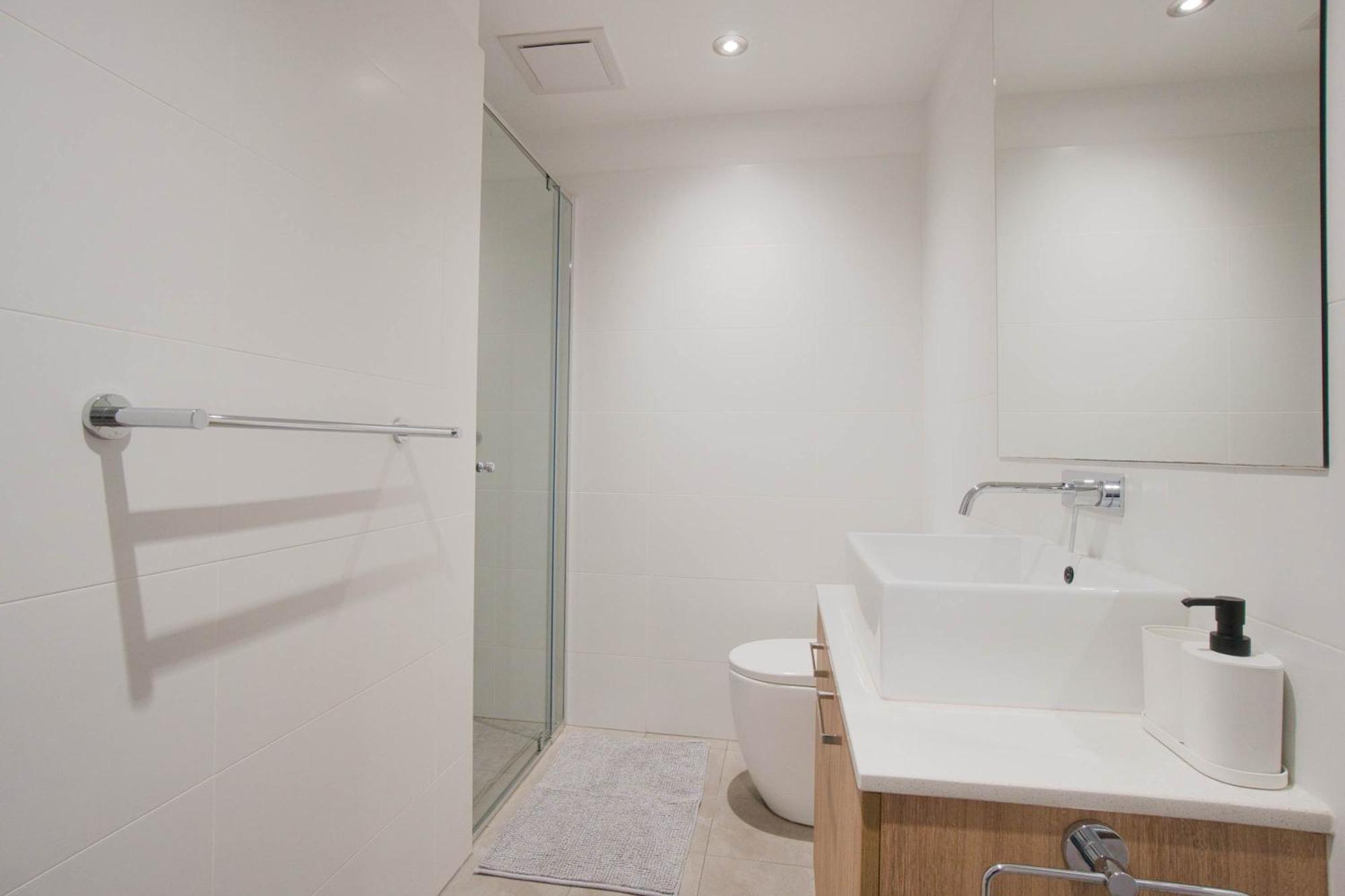 Charming Cbd Escape 1br With Pool And Gym *