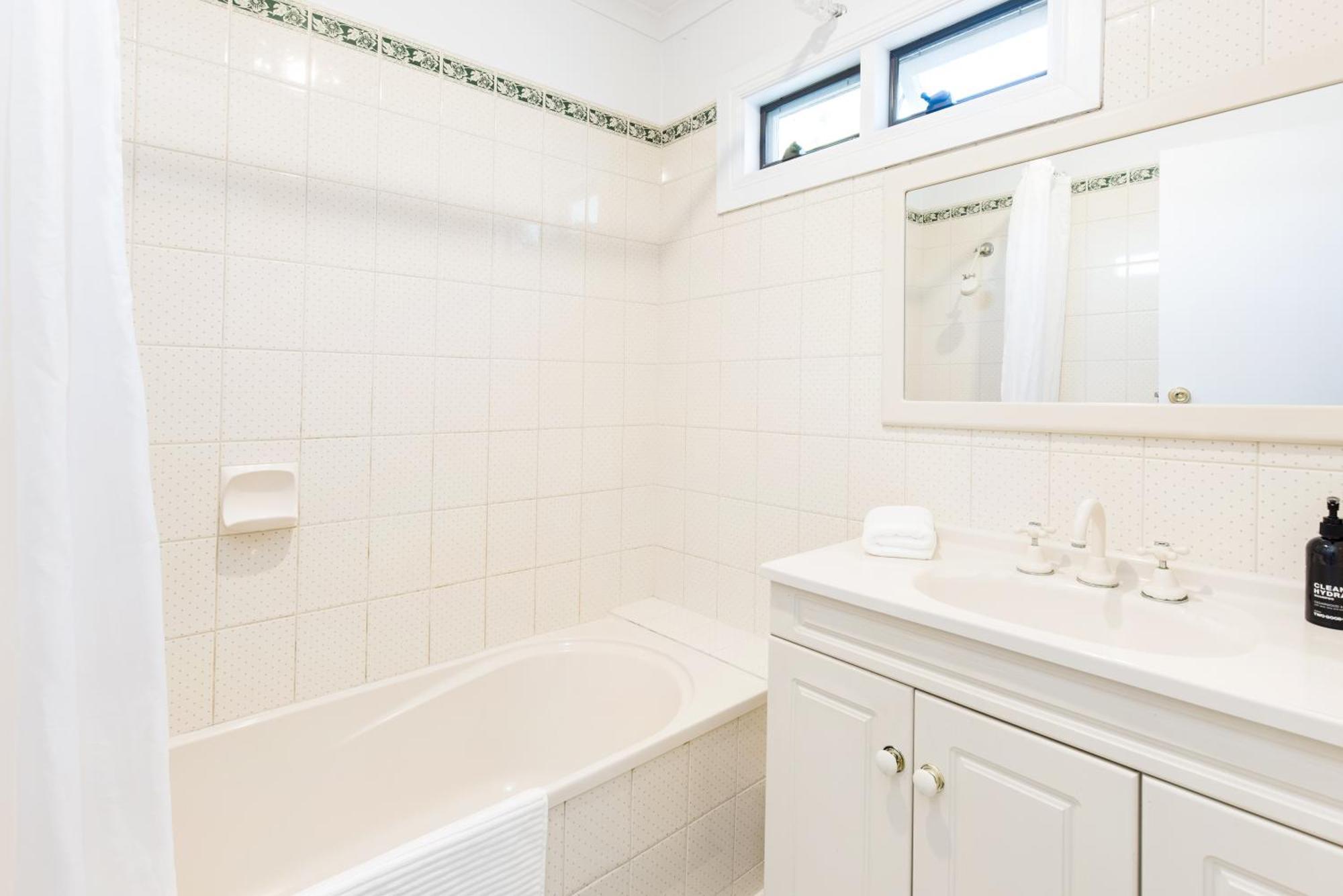 Holiday home Modern & Convenient Family With Ample Amenities *