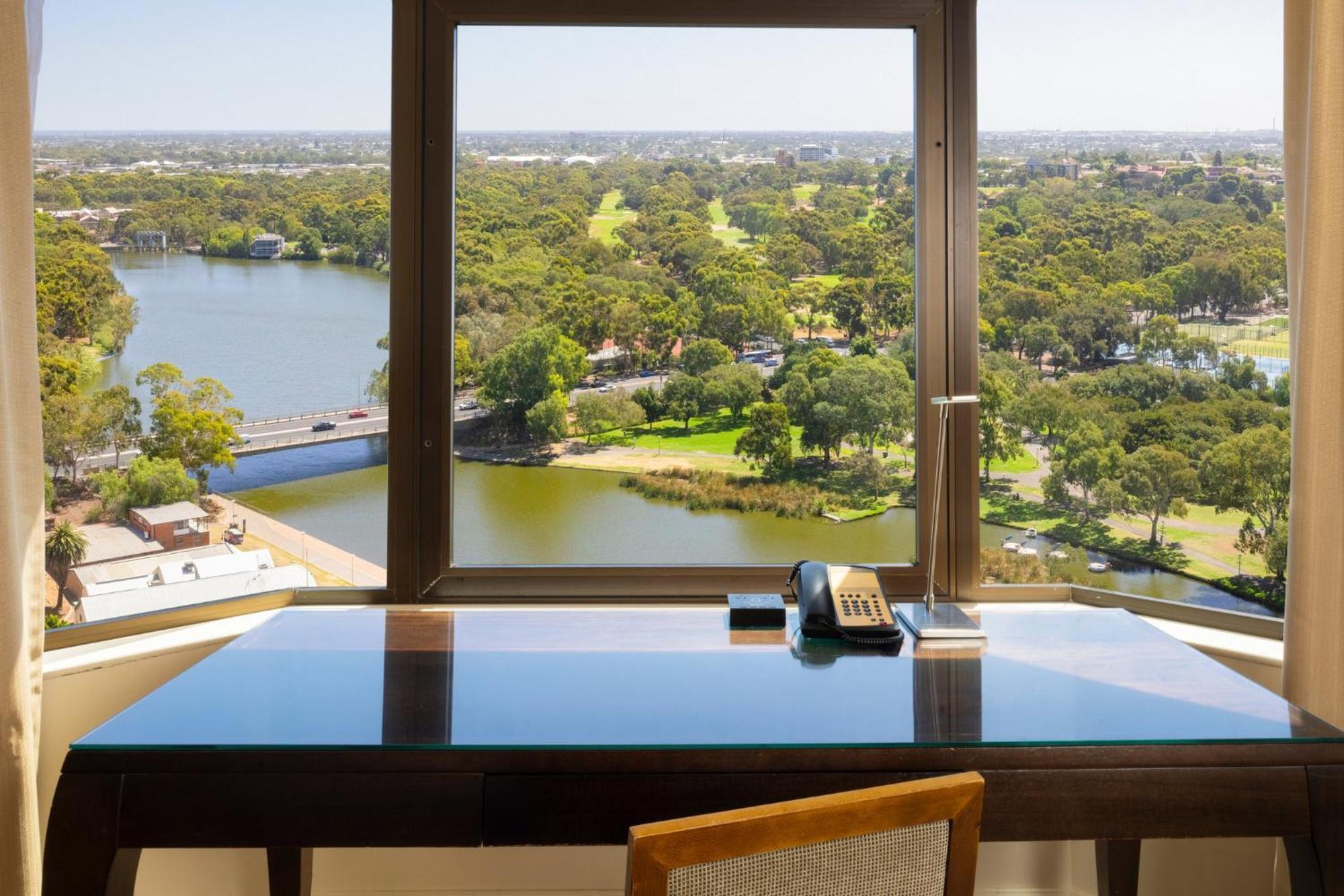 Intercontinental By Ihg 5*