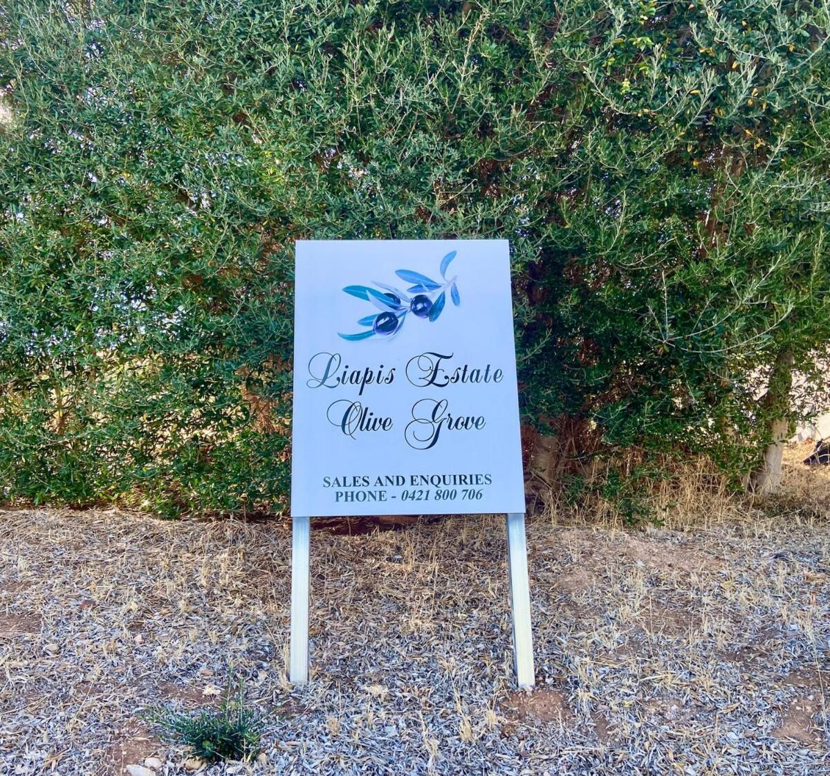Liapis Estate Rostrevor * Adelaide