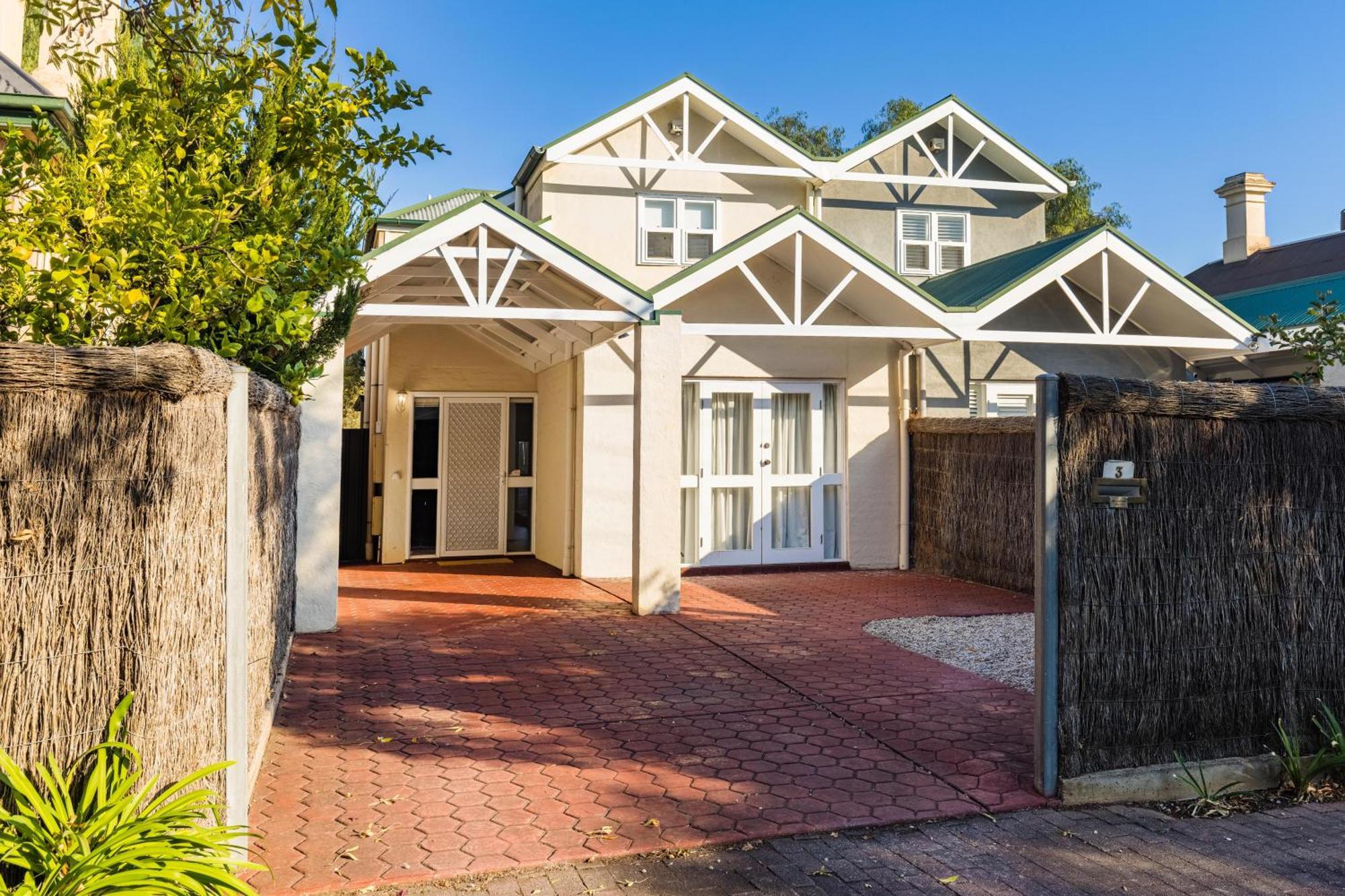 Modern & Convenient Family With Ample Amenities Holiday home Adelaide