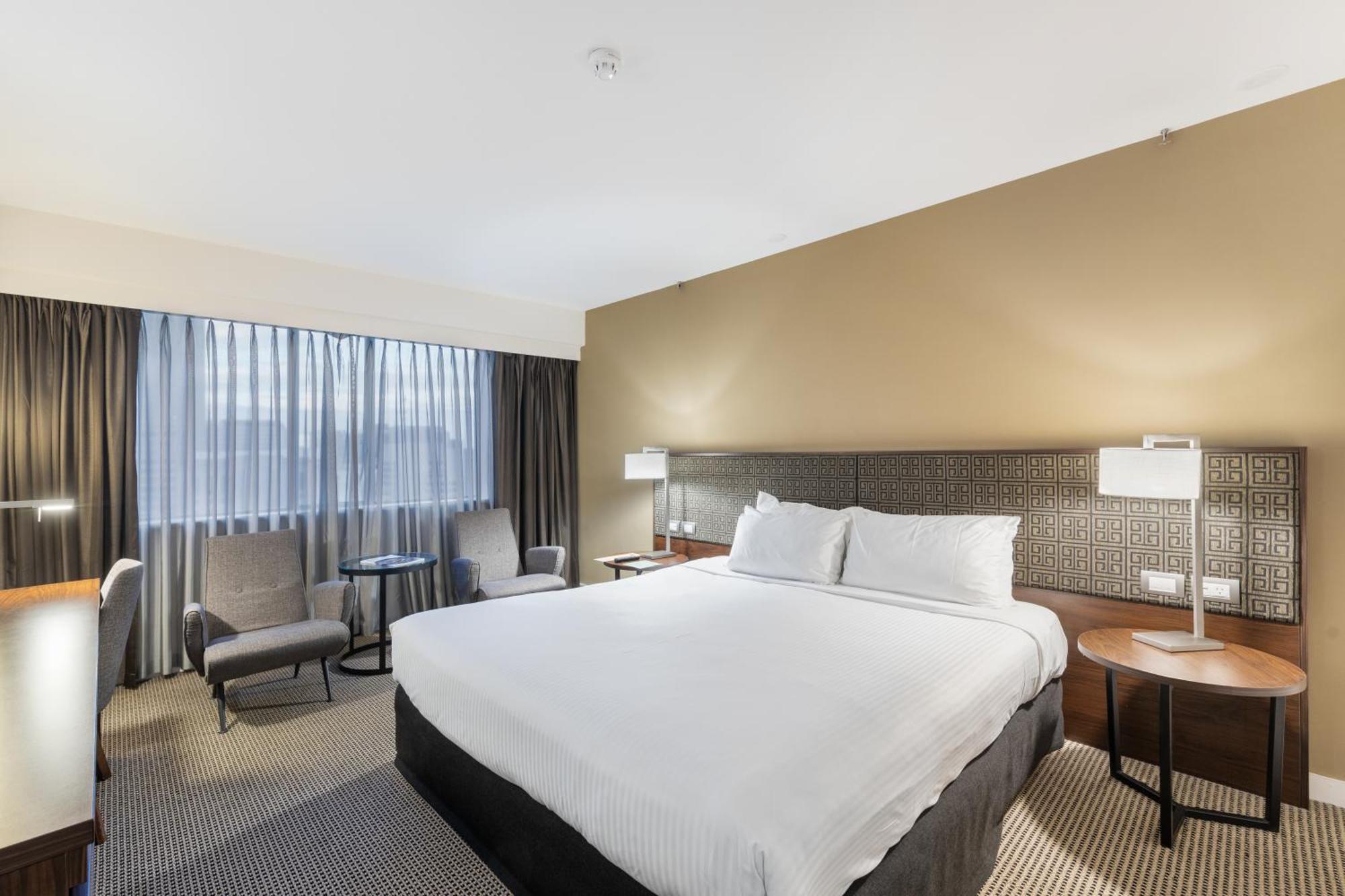 Hotel Stamford Plaza 5*