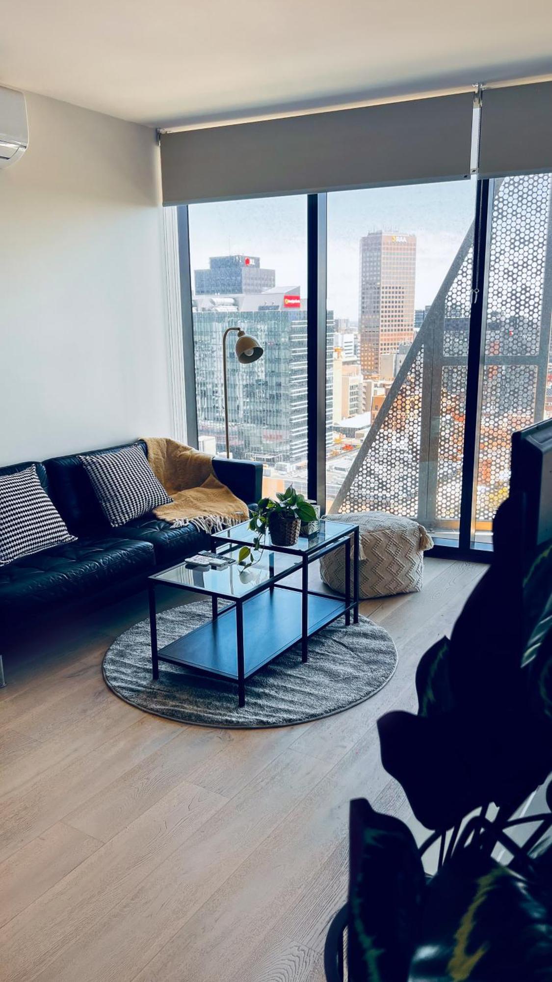 Cbd Realm Stylish 2b2b With Parking Apartment *