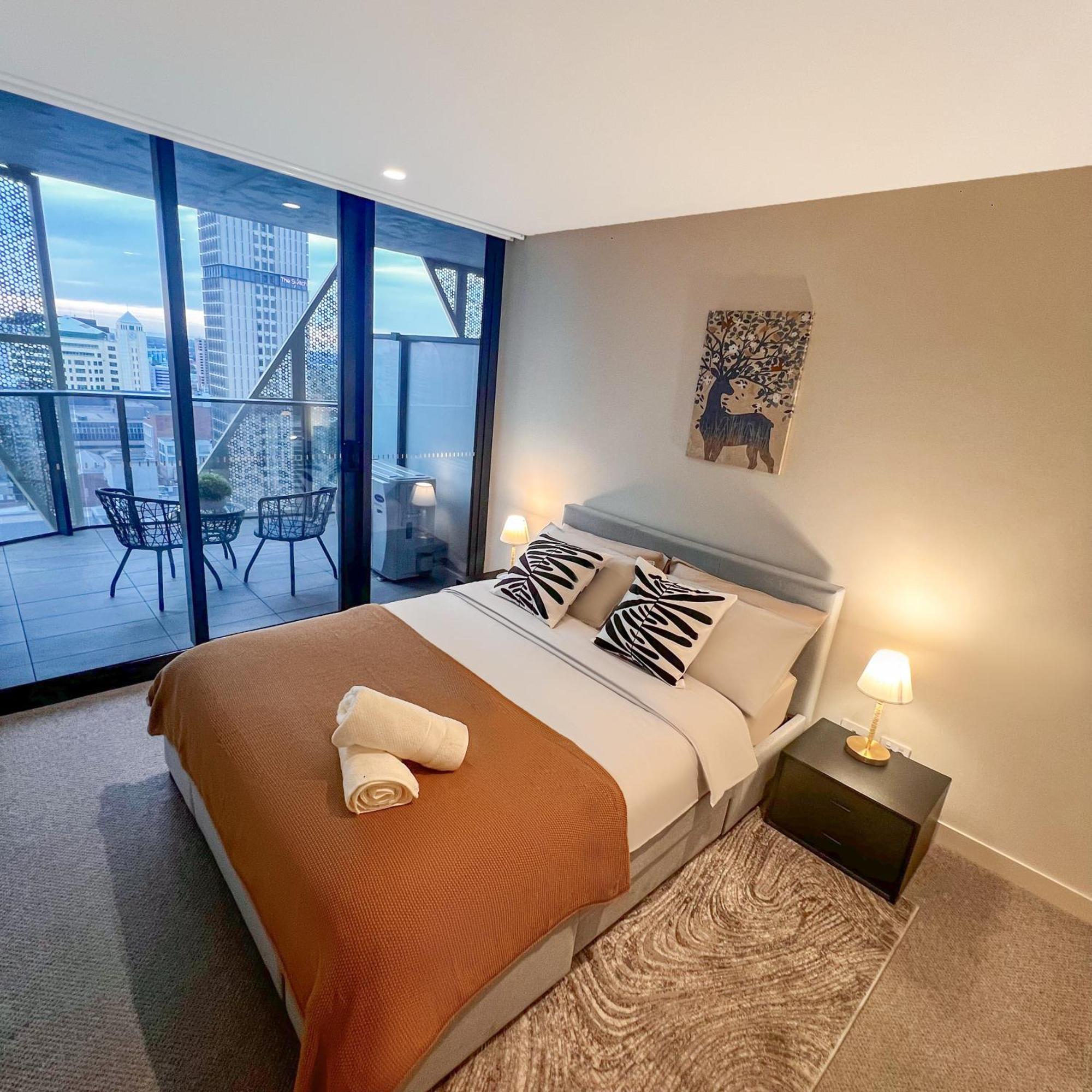 Cbd Realm Stylish 2b2b With Parking *
