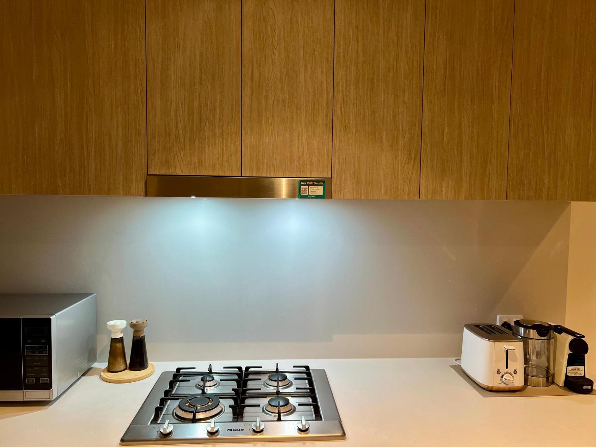 Cbd Realm Stylish 2b2b With Parking Apartment *