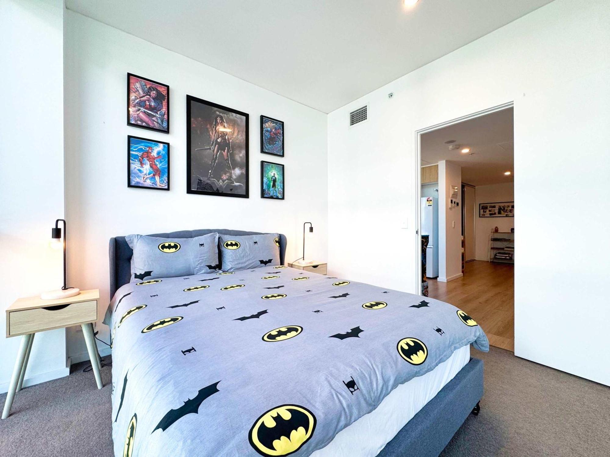 Dc Vs Marvel Theme Ft Arcade Machine Pool Gym Sauna Bbq Apartment *