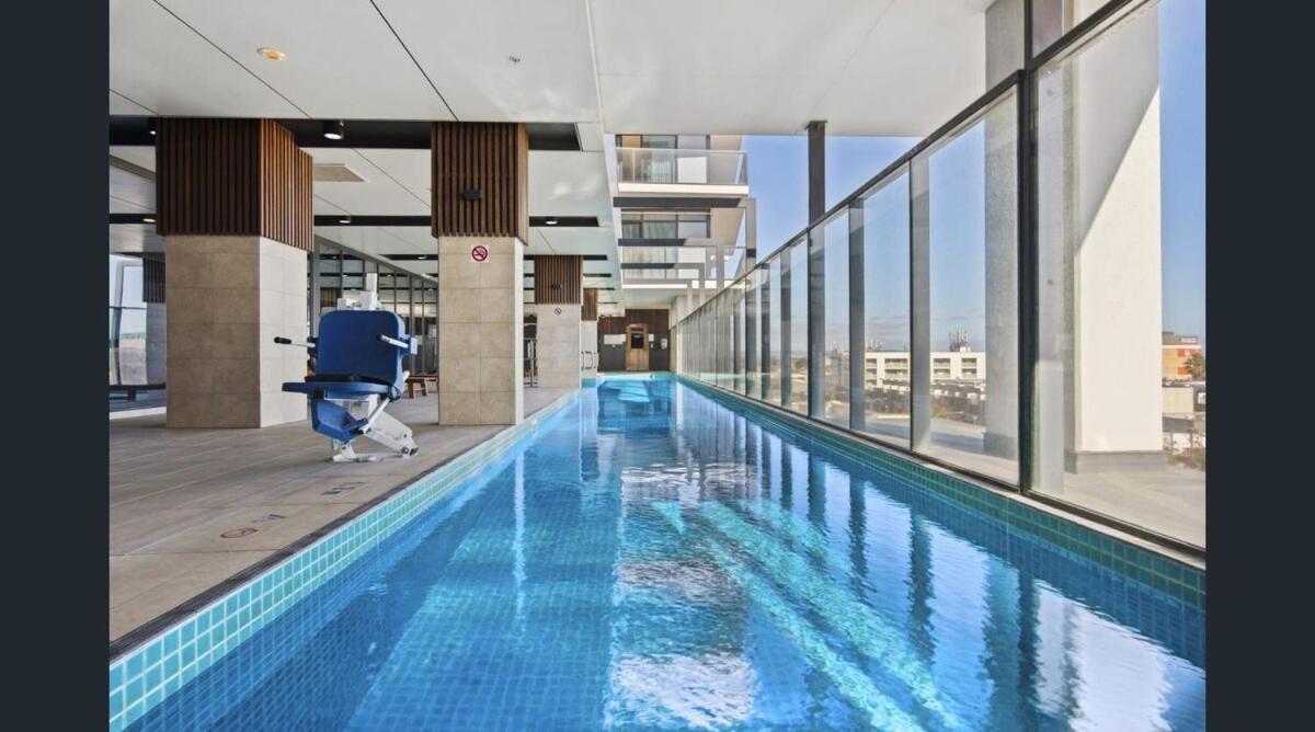 Cbd Luxury Apartment *