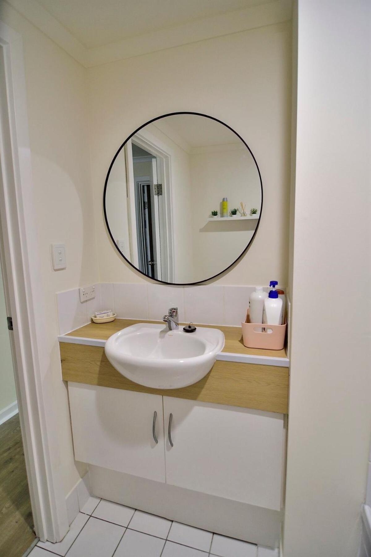 Holiday home 3-bedroom Townhouse In Heart Of With Parking Adelaide