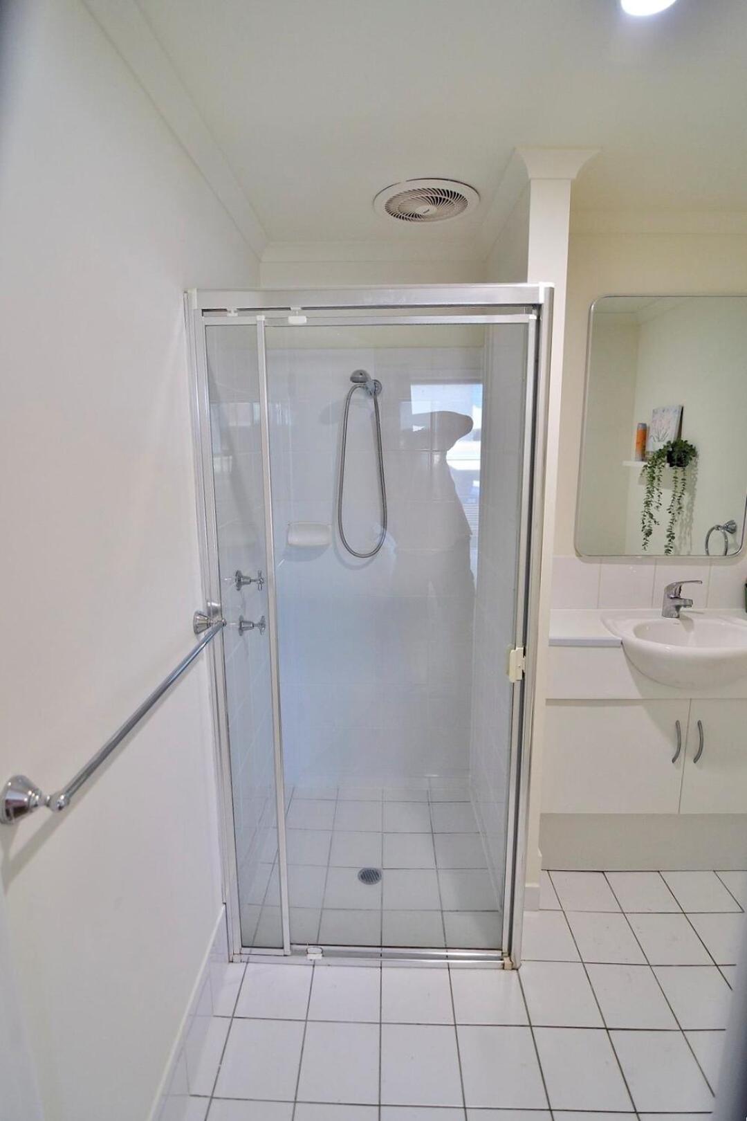 Holiday home 3-bedroom Townhouse In Heart Of With Parking *