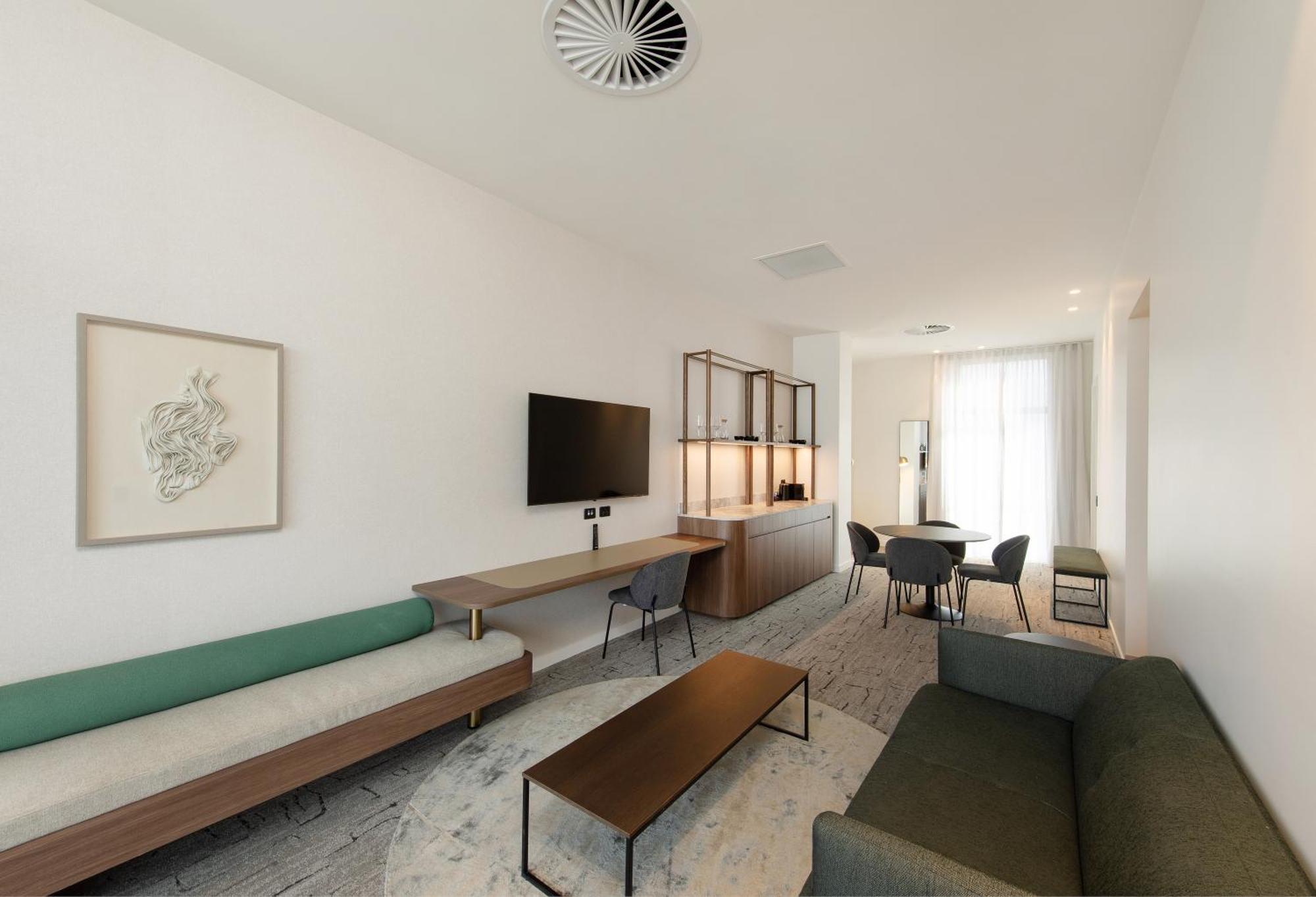 The George Hotel