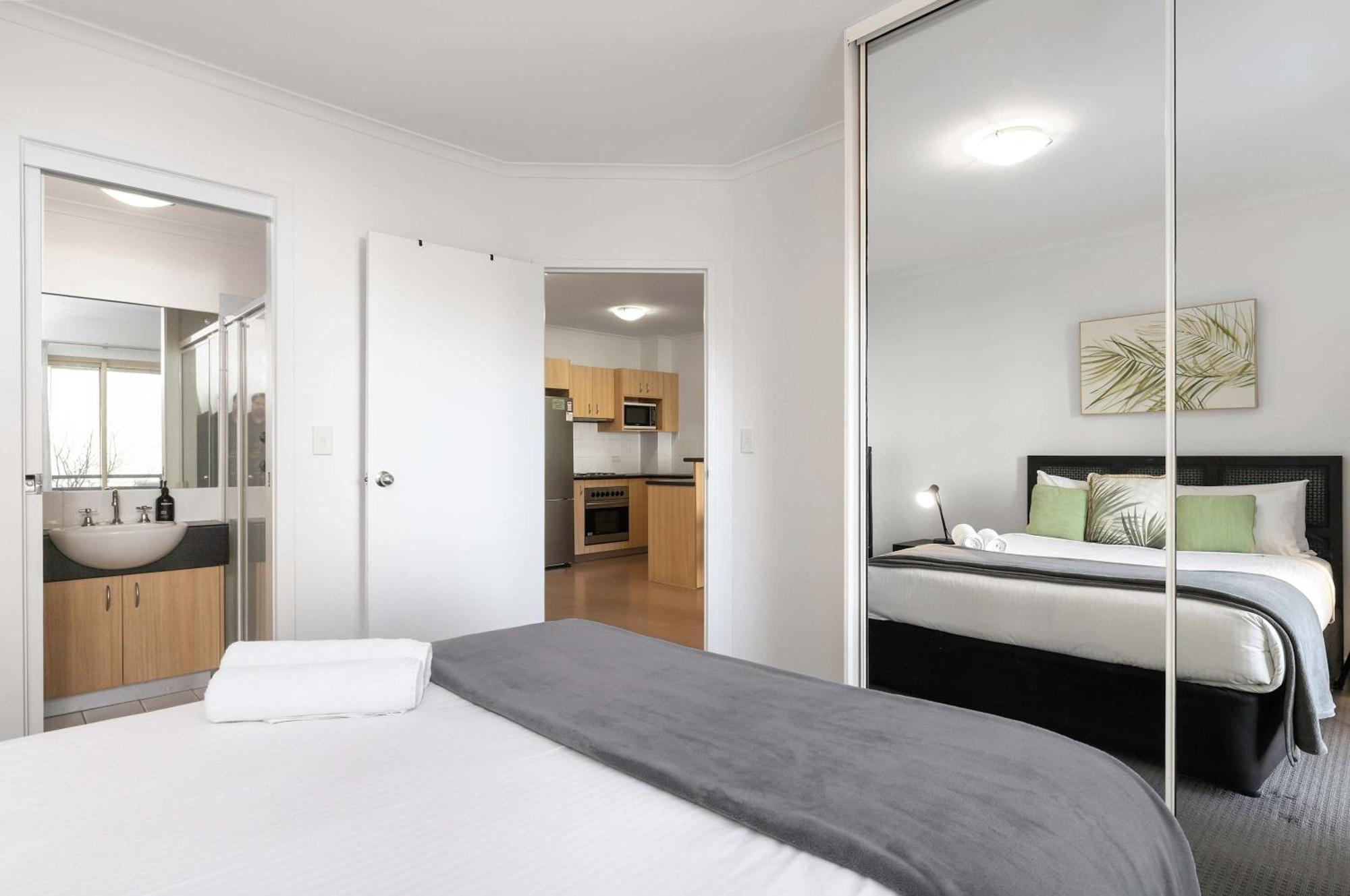 Hurtle Views Apartment