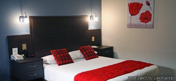 Ibis Styles Manor 4*