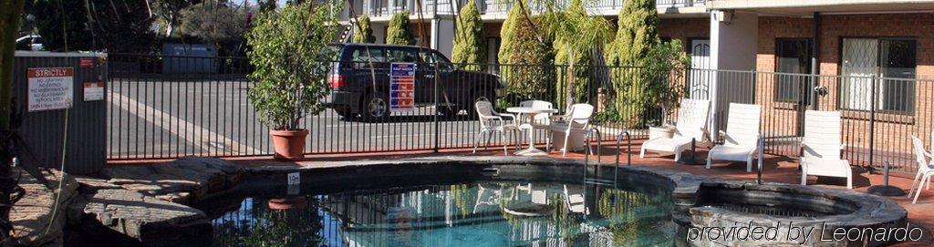 Ibis Styles Manor Motel 4*