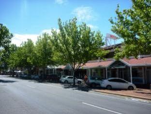 Travellers Backpackers