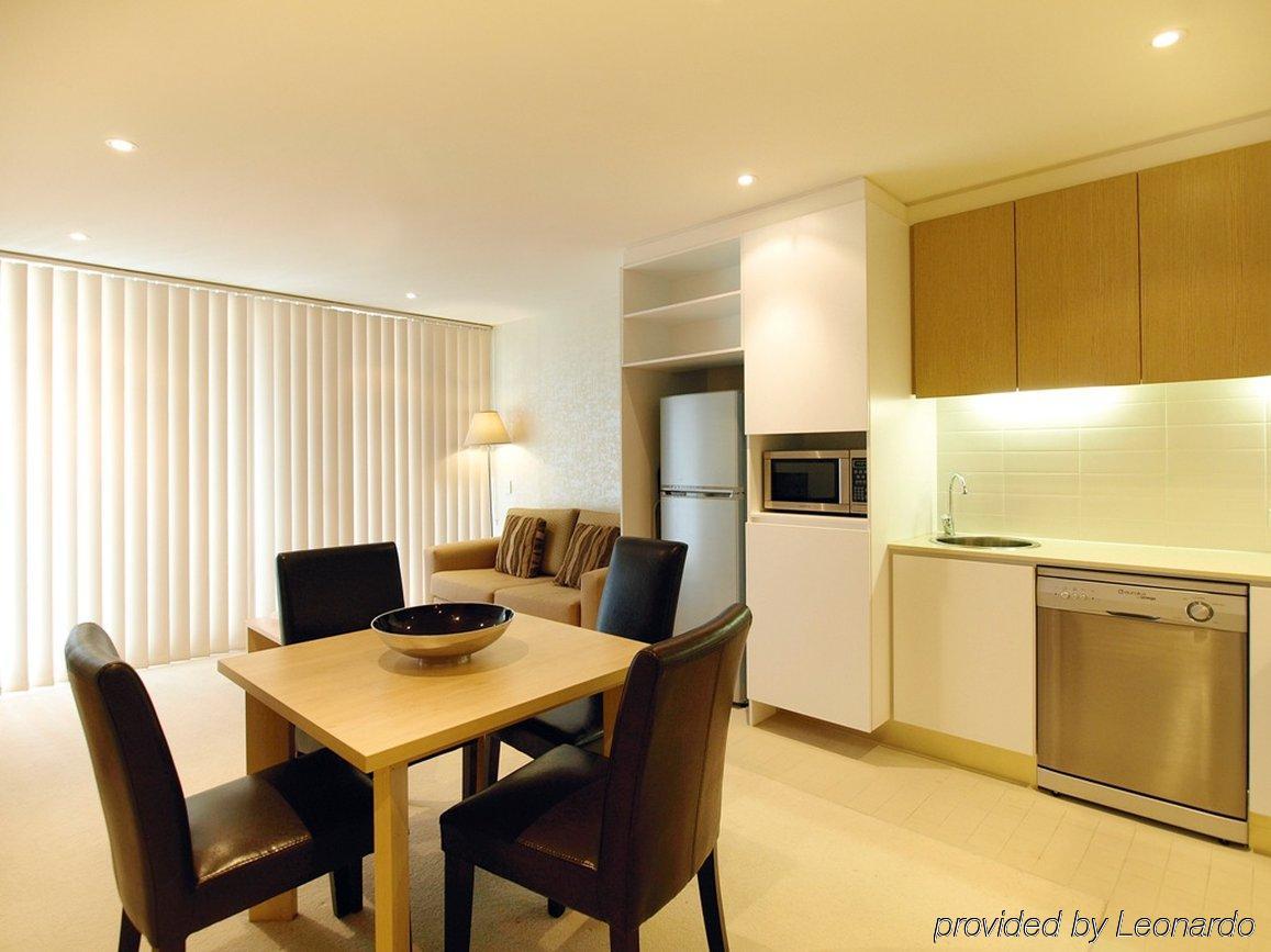 Istay Precinct