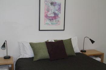 Dress Circle - Childers Street Aparthotel