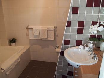 Dress Circle - Ward Street Aparthotel