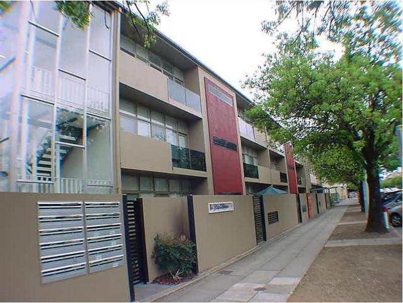 Dress Circle - Ward Street Aparthotel Adelaide