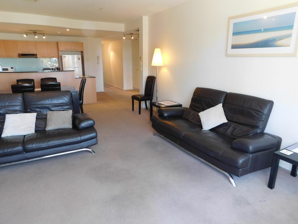 Glenelg Beachside Aparthotel