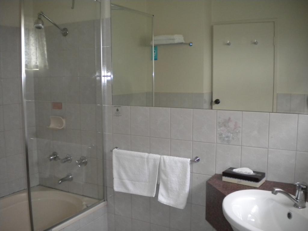 Motel Ibis Styles Manor Adelaide
