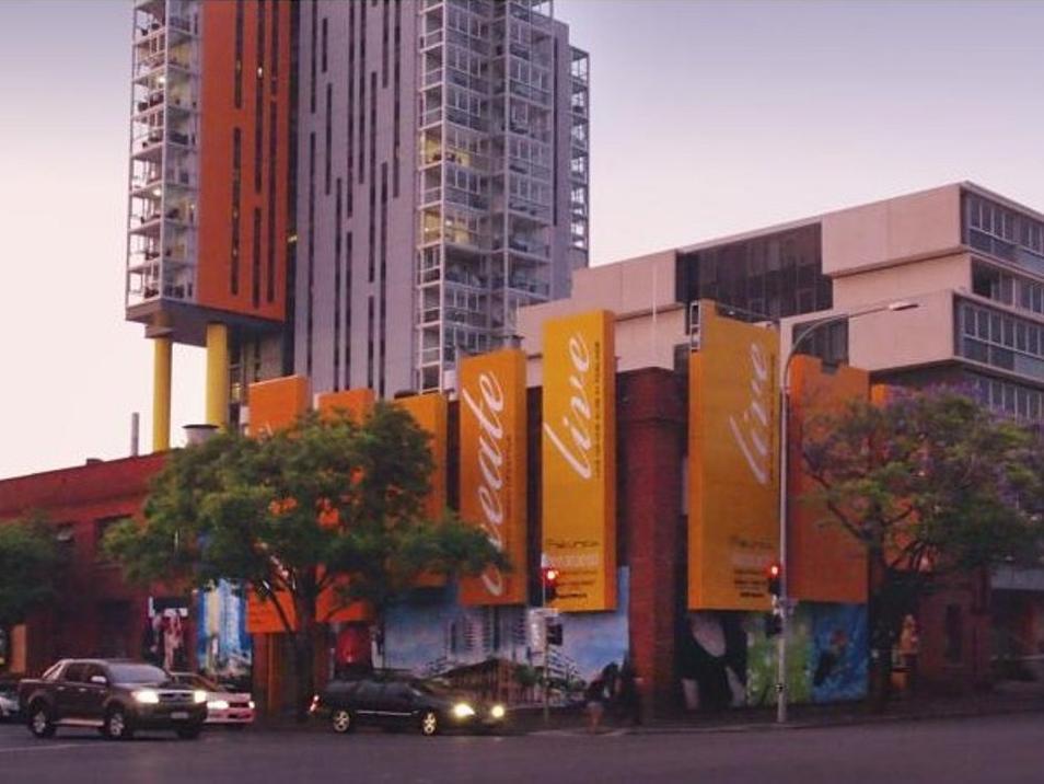 Istay Precinct 4*