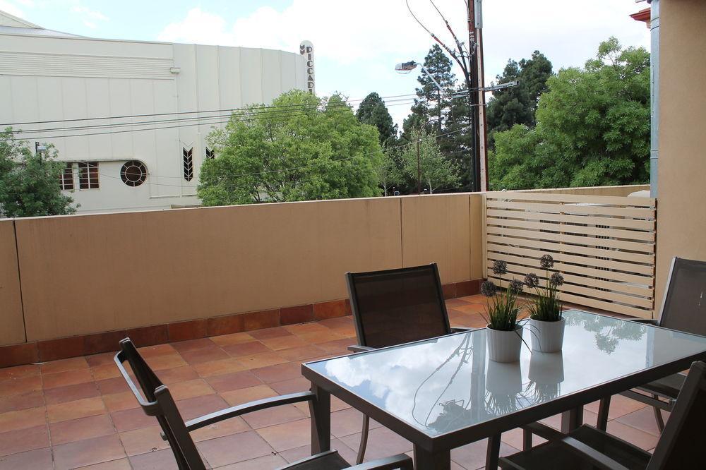 Dress Circle Apartment *