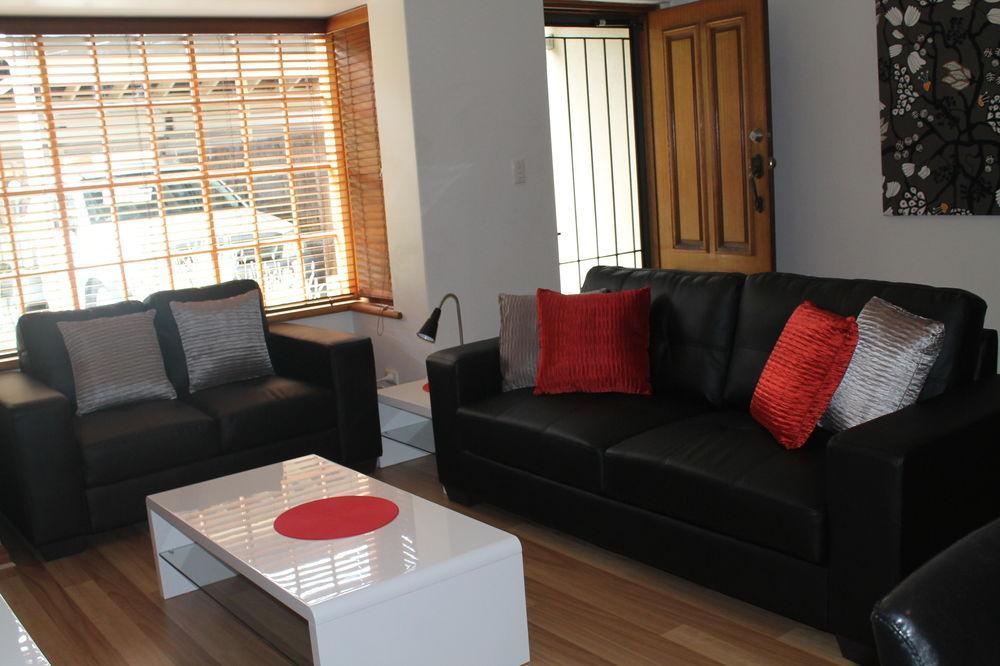 Dress Circle Apartment *