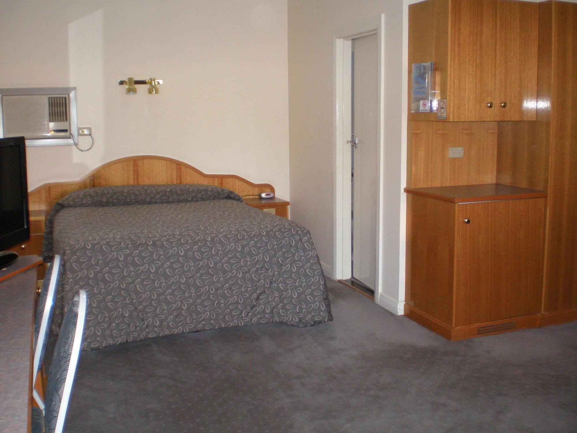 Glenelg Motel