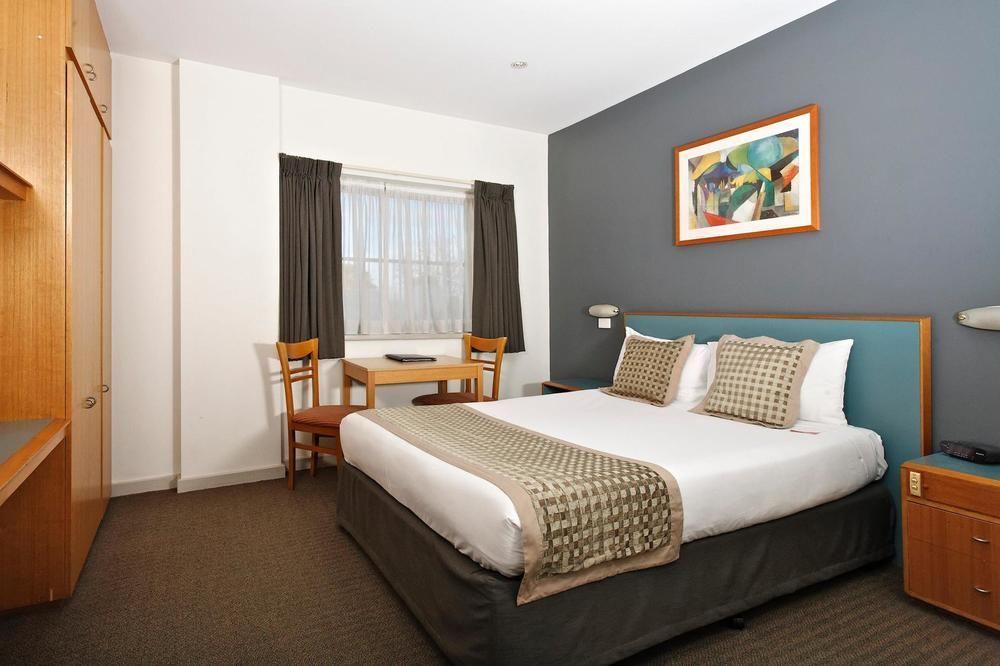 Breakfree Directors 3* Adelaide