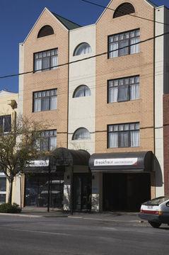 Breakfree Directors Aparthotel Adelaide