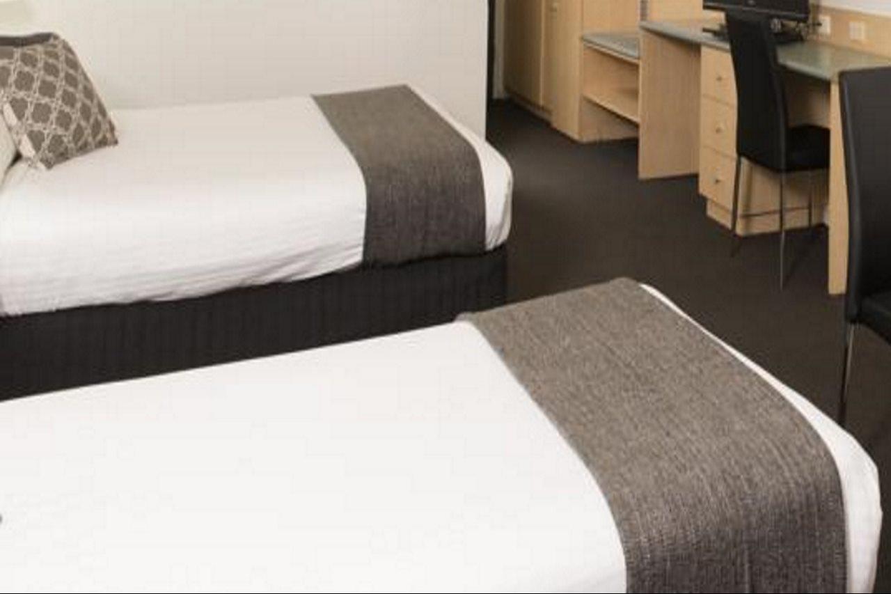 Hotel Riviera Adelaide