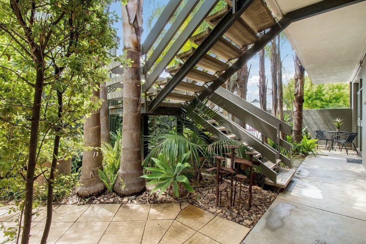 Dresscircle - Sussex St Apartment