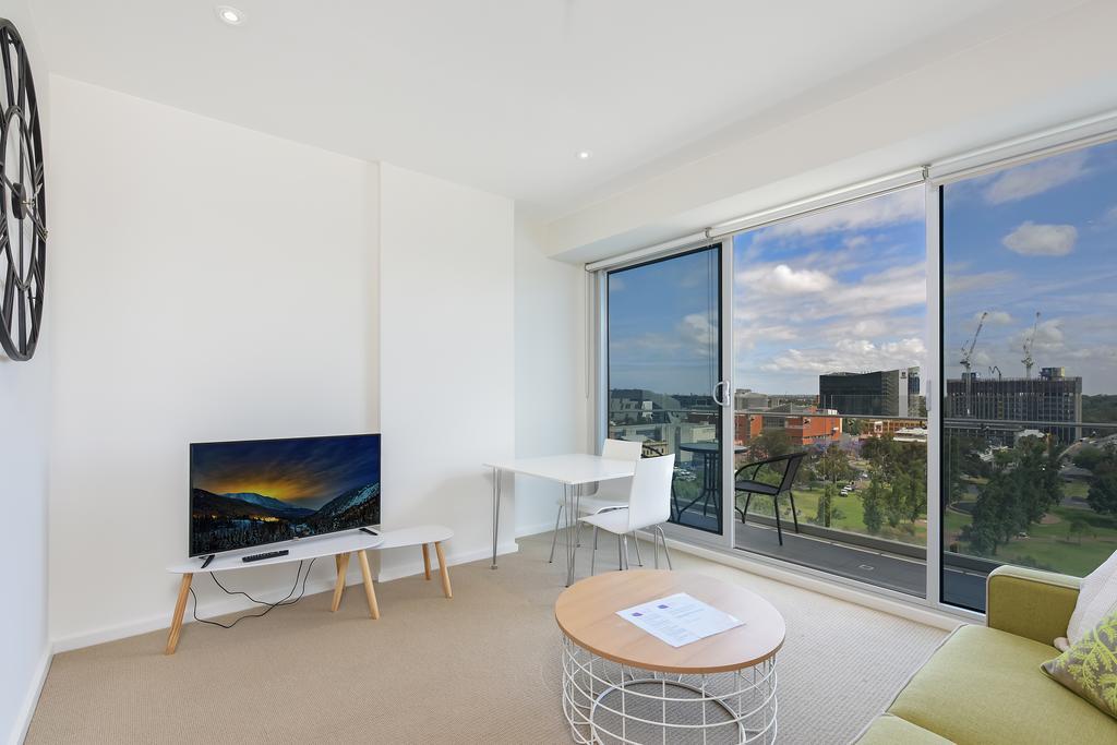 Vision On Morphett Central Aparthotel
