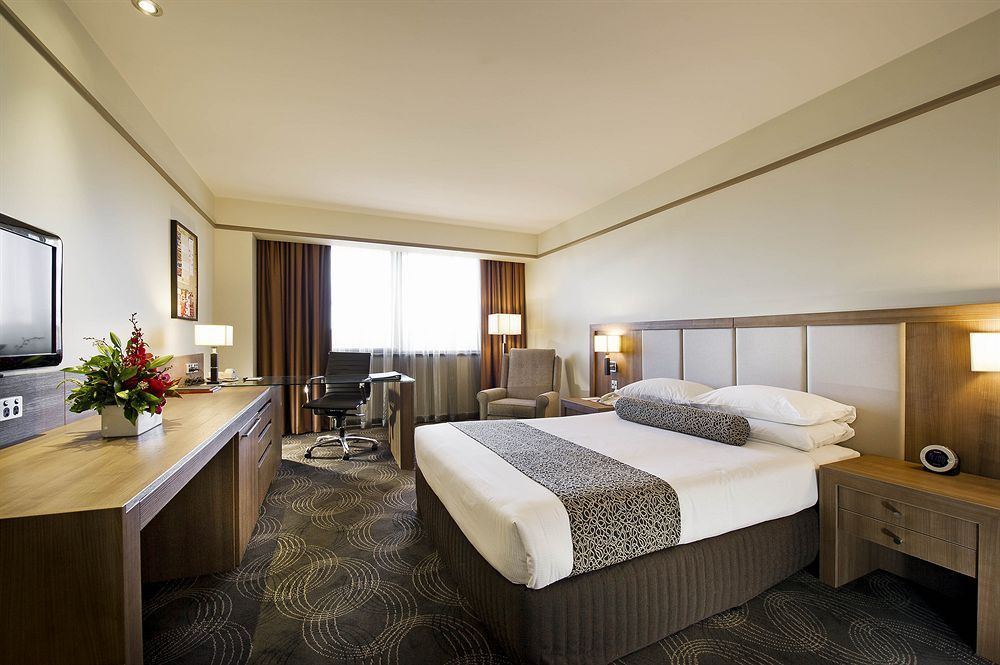 Stamford Plaza 5*