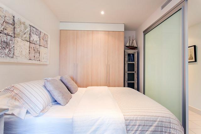 Glenelg Apartments-pier *