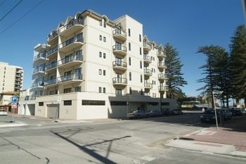 Glenelg Beachside 4*