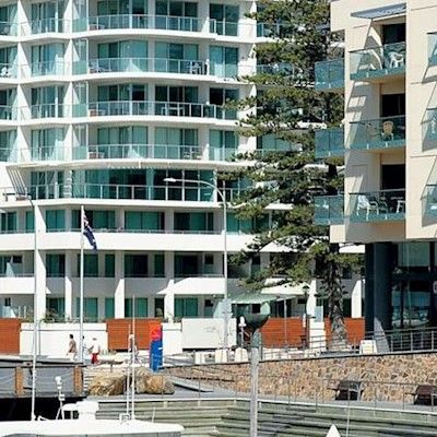 Oaks Glenelg Liberty Aparthotel