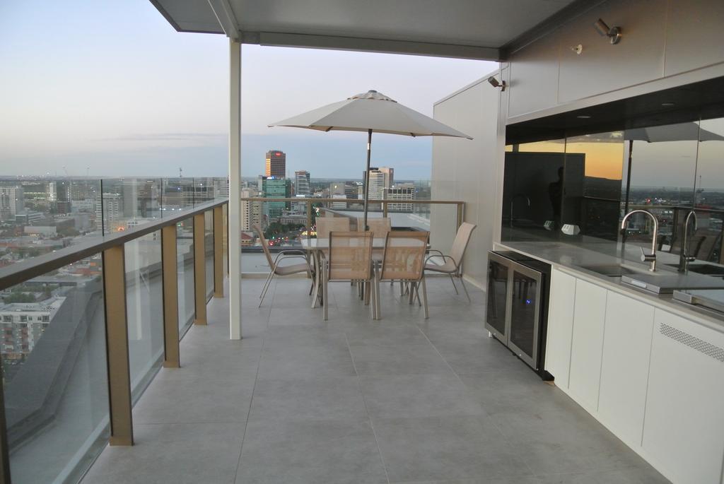 Vue Penthouse On King William Apartment