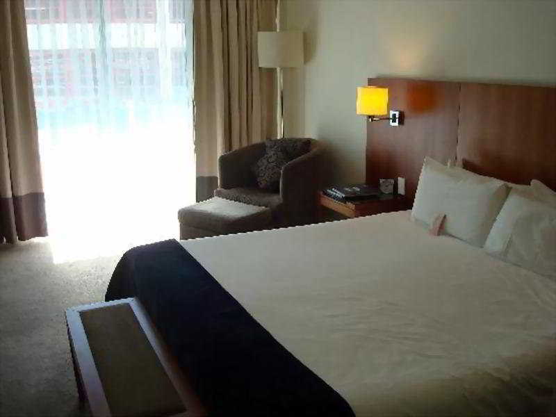 Majestic Roof Garden Hotel 4*