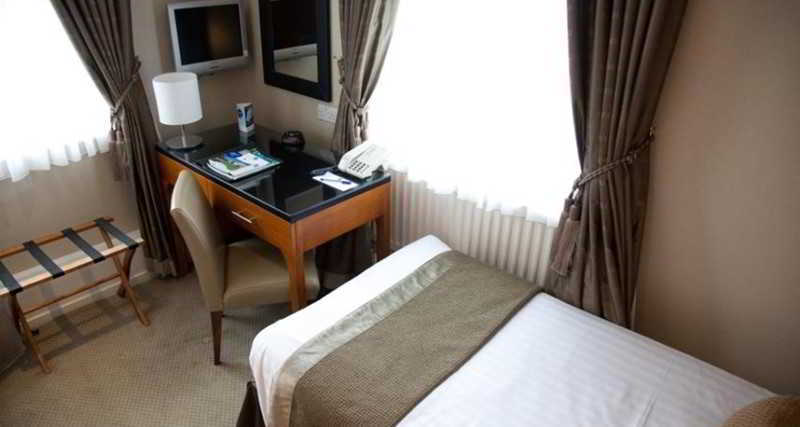 Hilton 5* Adelaide