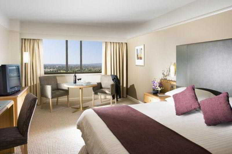 Stamford Plaza 5*