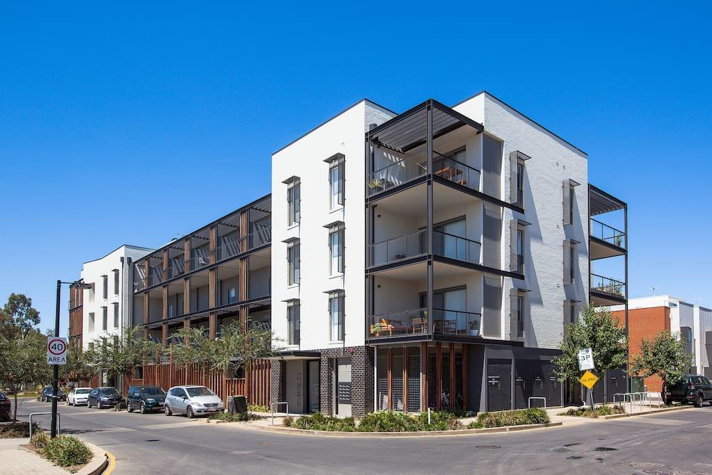 Magnificent + Free Car Park Near Cbd Apartment Adelaide