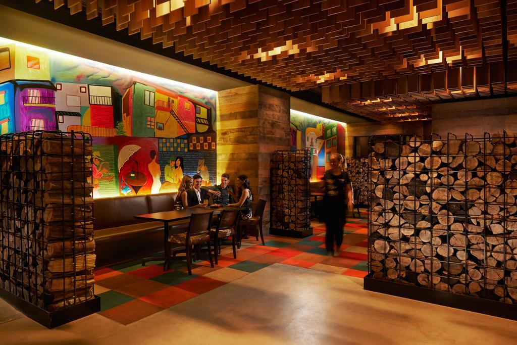 Hotel Stamford Plaza 5*