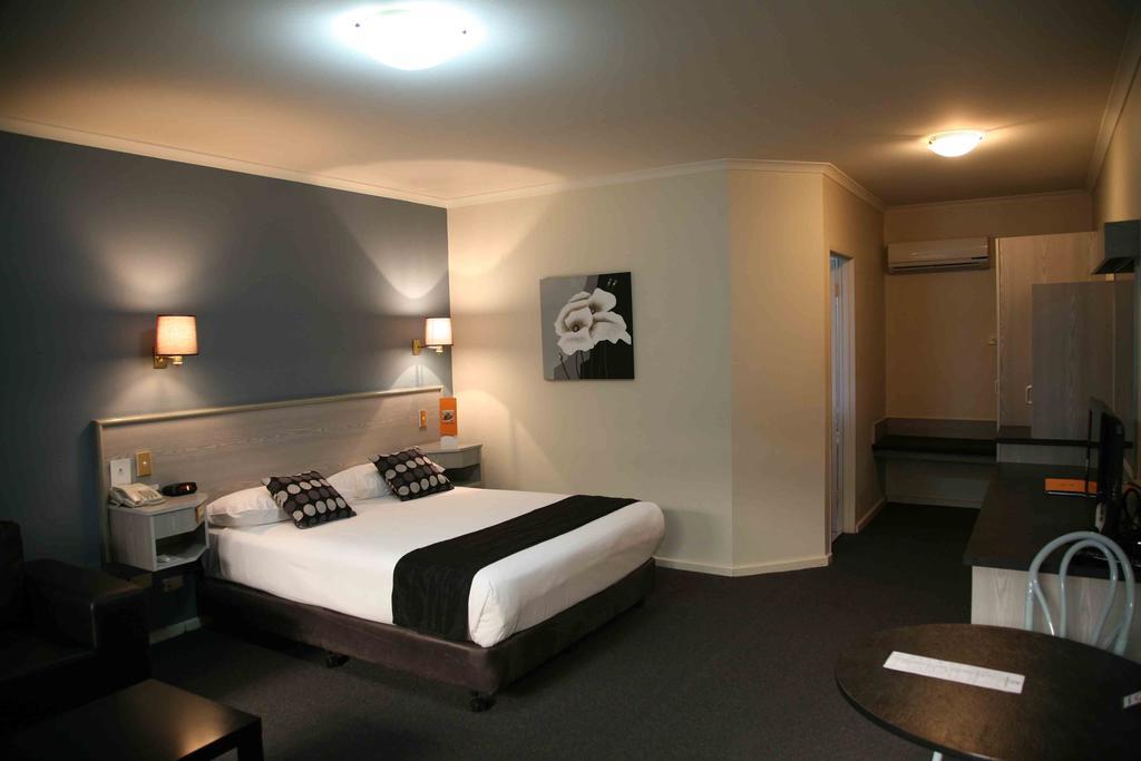 Ibis Styles Manor Motel Adelaide