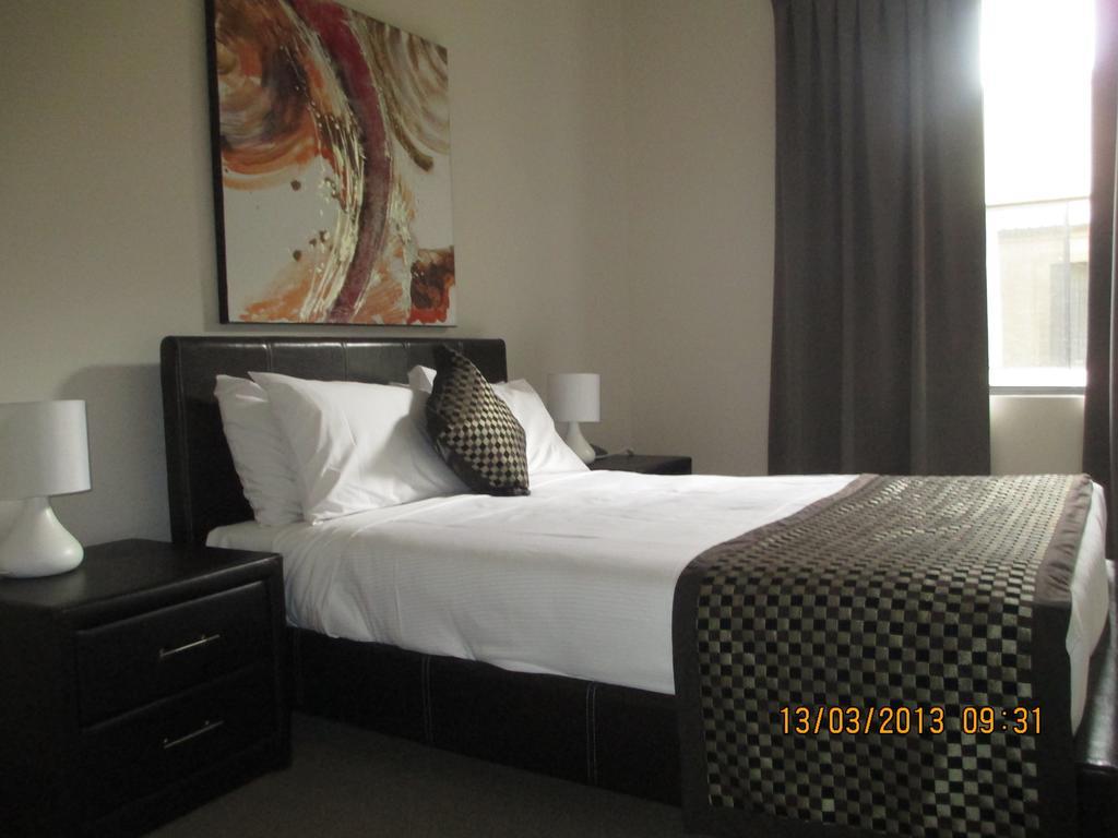 Rnr Sturt * Adelaide