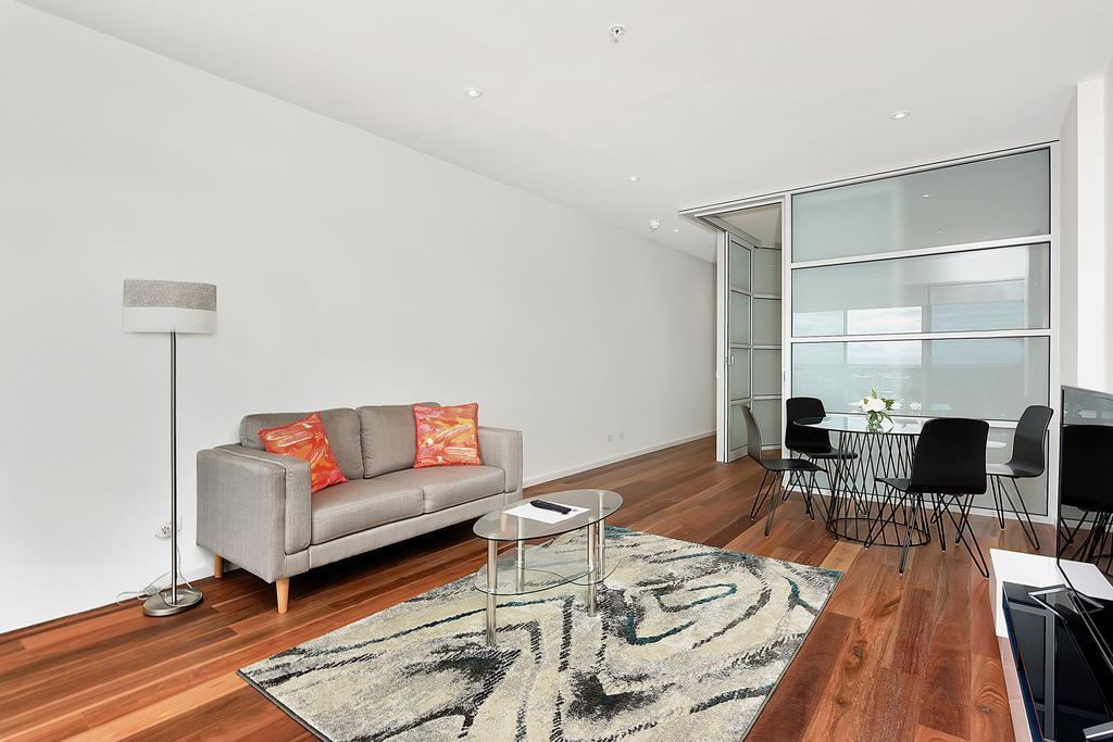 Vision On Morphett Central 4*